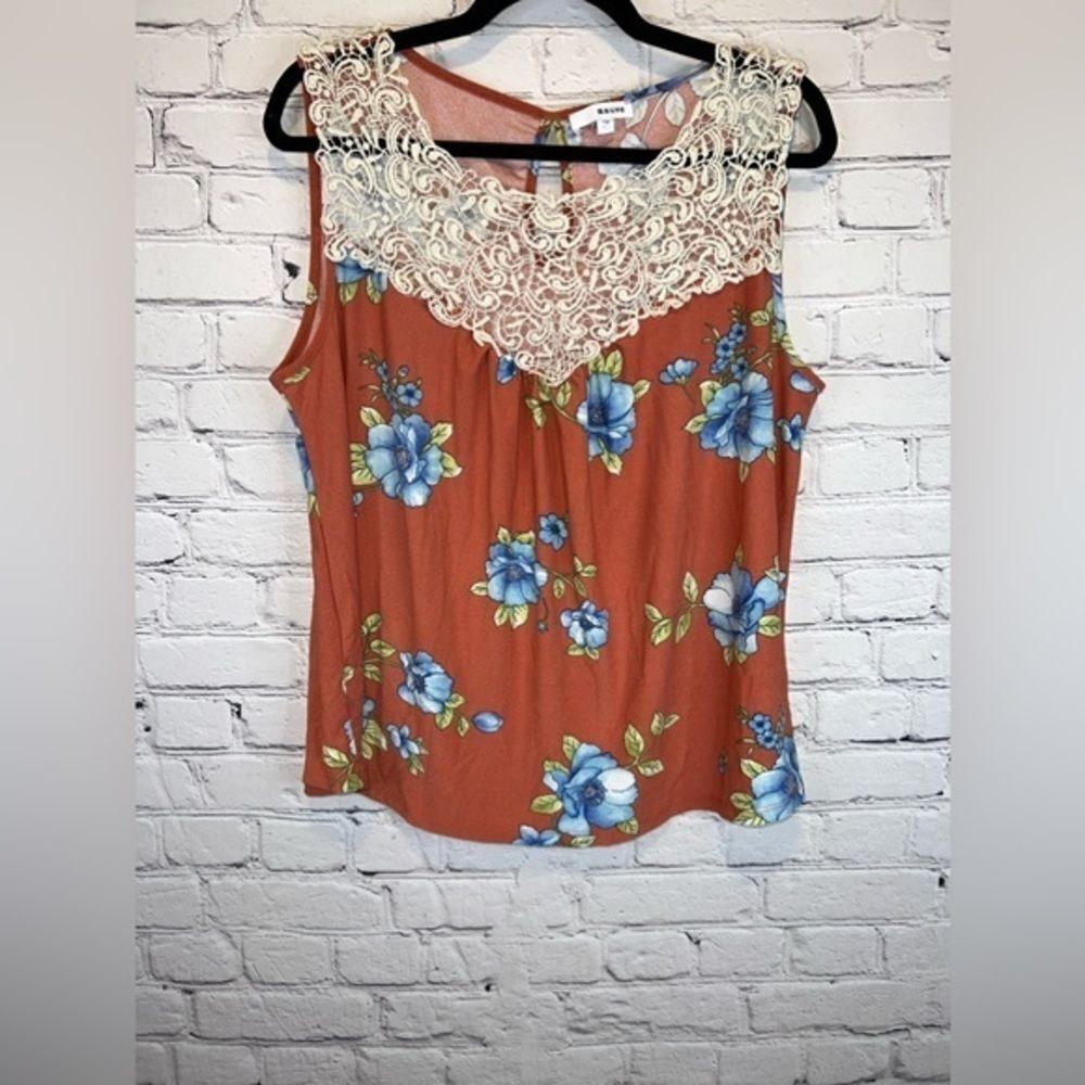 Mauve brand knit/ crocheted floral sleeveless top size 1x stretch